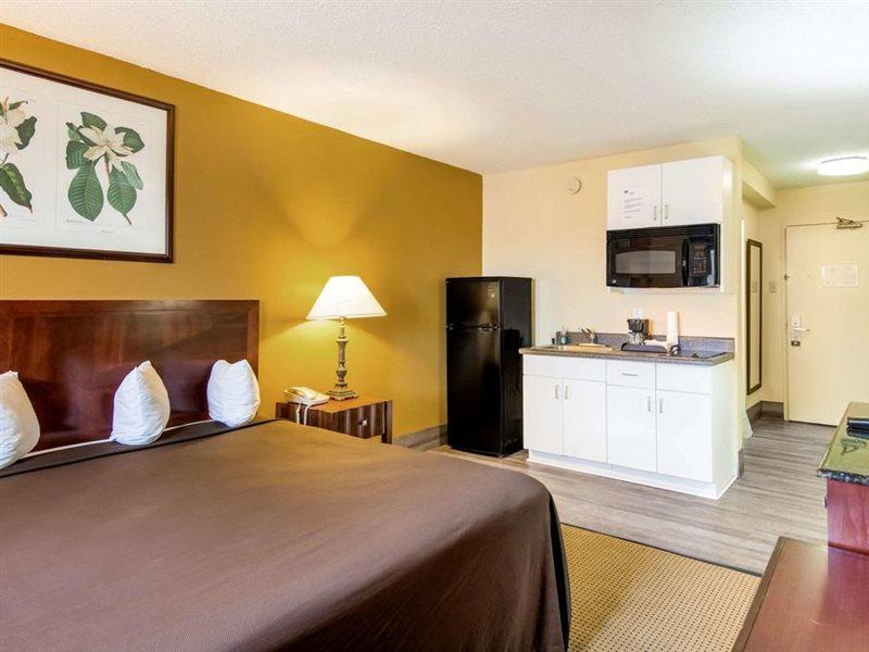 Suburban Studios Chester I-95 Ngoại thất bức ảnh