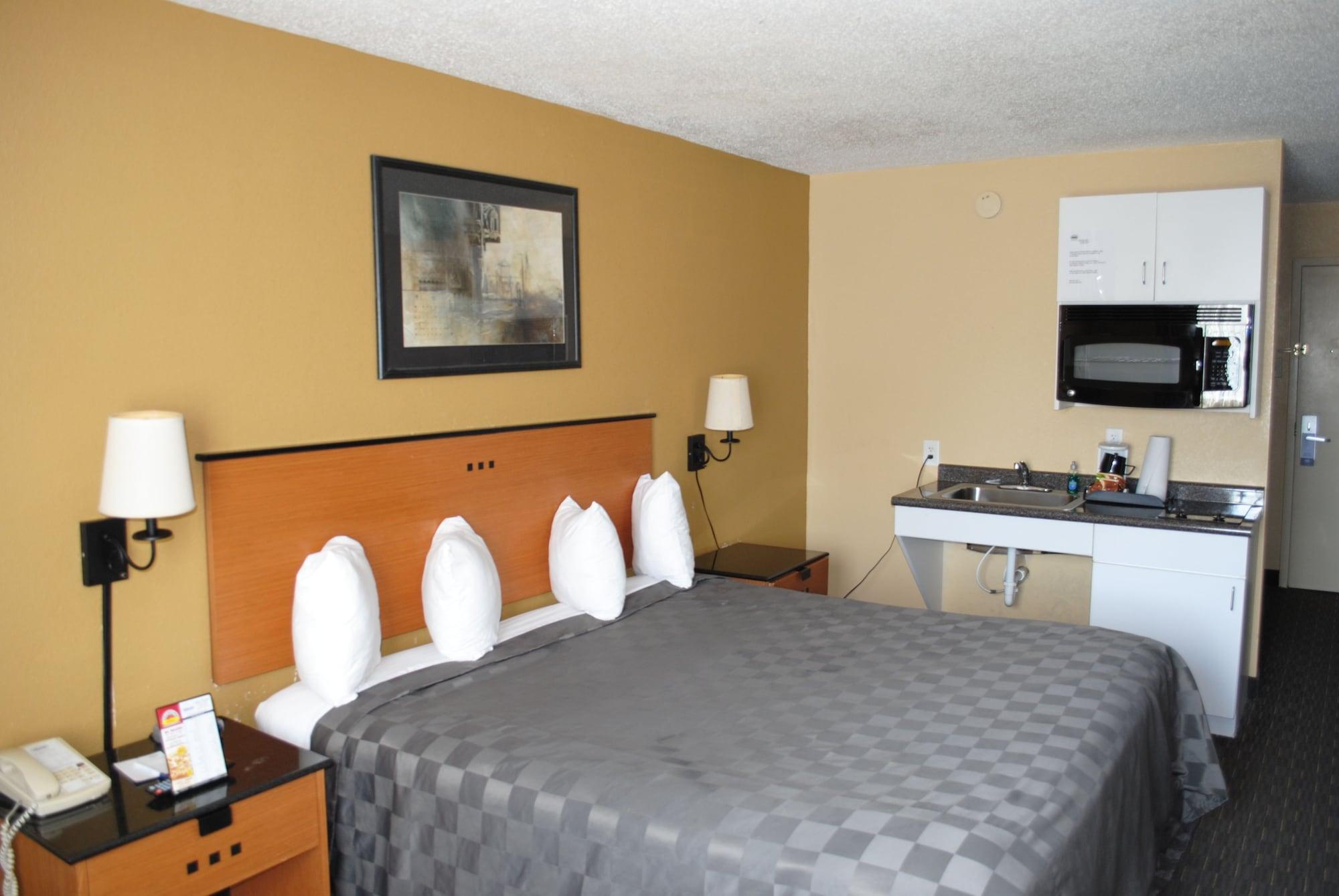 Suburban Studios Chester I-95 Ngoại thất bức ảnh