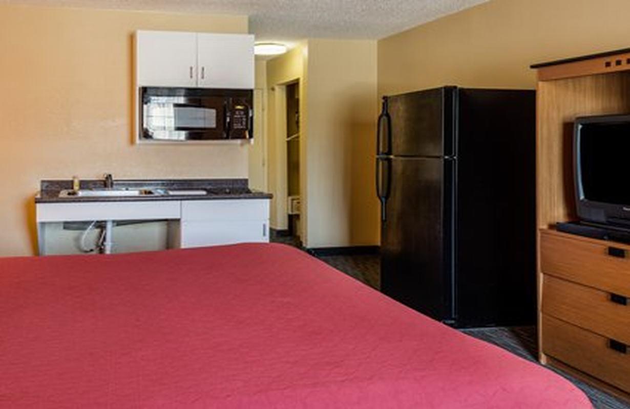 Suburban Studios Chester I-95 Ngoại thất bức ảnh