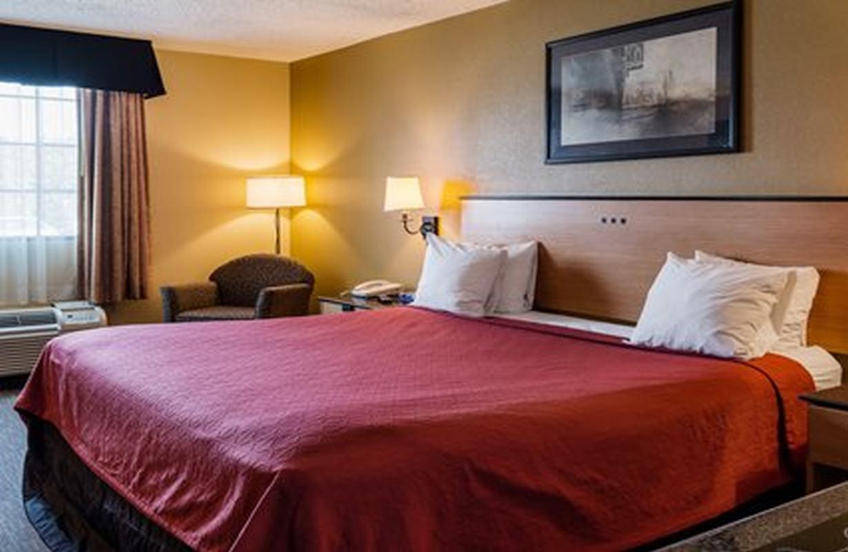 Suburban Studios Chester I-95 Ngoại thất bức ảnh