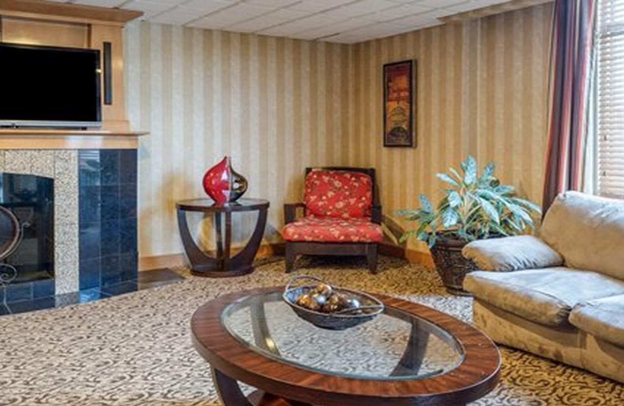 Suburban Studios Chester I-95 Ngoại thất bức ảnh