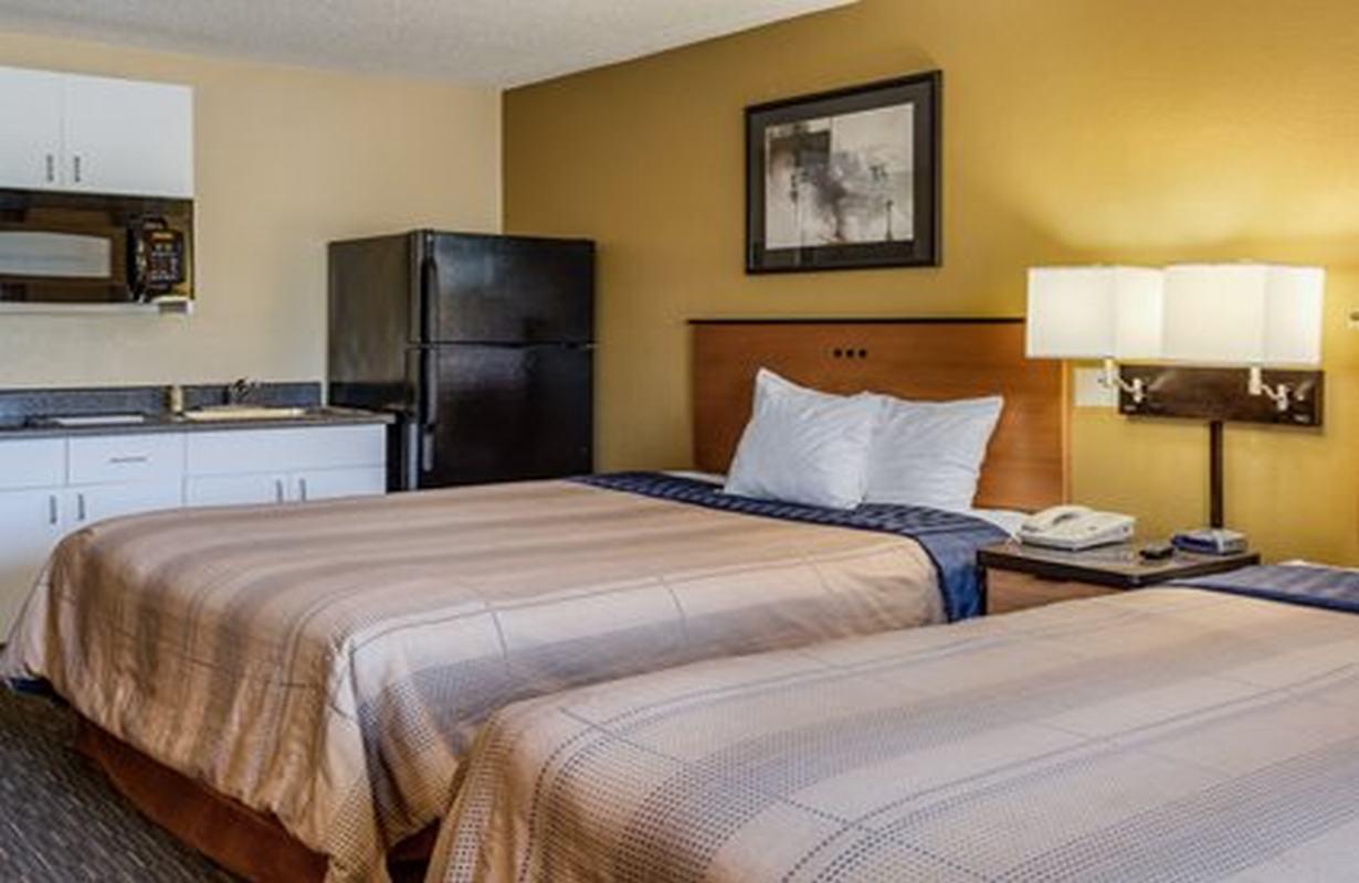 Suburban Studios Chester I-95 Ngoại thất bức ảnh